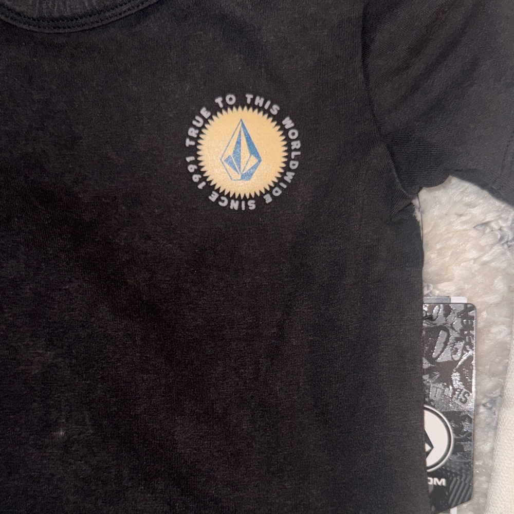 Volcom Set - Picture 6 of 8